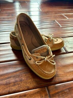 Sperry Women’s Tan and Cream Leather Moccasin Boat Shoes